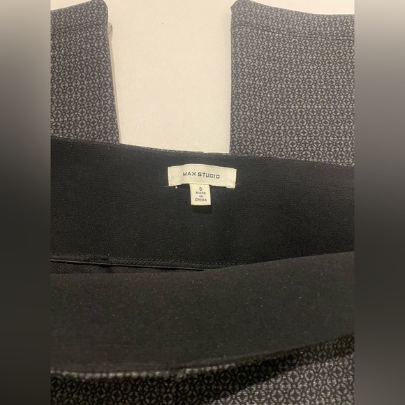 Max Studio ponte pants size small, black & gray pattern, stretch material - Picture 2 of 3